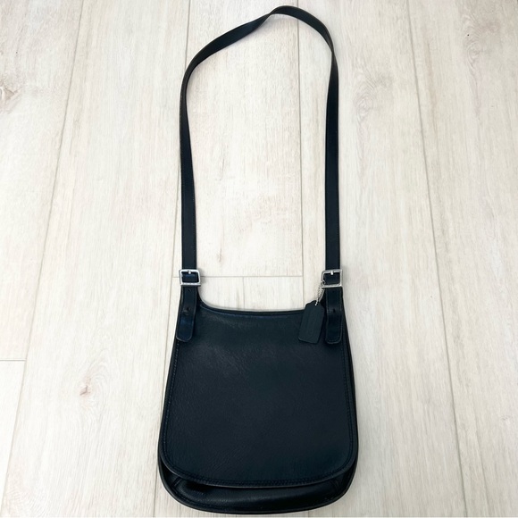 Vintage Coach Hippie Flap Crossbody Bag | Style 9135 - Picture 1 of 5